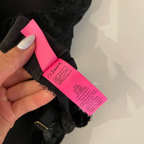 Spooky La Senza Bra - Picture 2 of 7